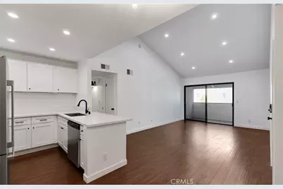 8801 Independence Ave. #25, Canoga Park, CA 91304 - Photo 1