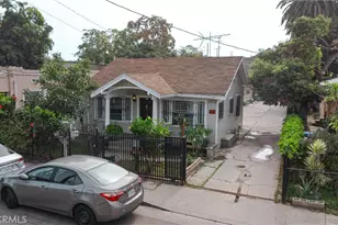 3036 W 12th Pl, Los Angeles, CA 90006 - Photo 1