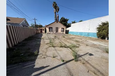 8411 S San Pedro, Los Angeles, CA 90003 - Photo 1