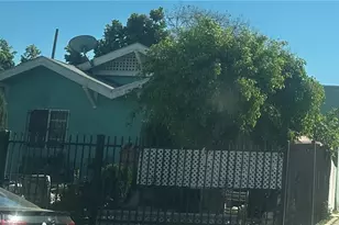 1024 W 42nd Pl, Los Angeles, CA 90037 - Photo 1
