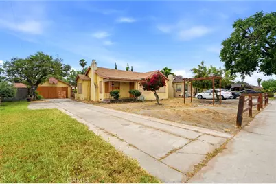 1946 E Clinton, Fresno, CA 93703 - Photo 1