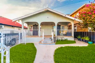 661 E 43rd Pl, Los Angeles, CA 90011 - Photo 1