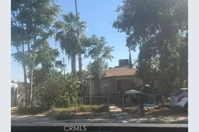 1231 1231 1/2 Lincoln, Bakersfield, CA 93305 - Photo 1
