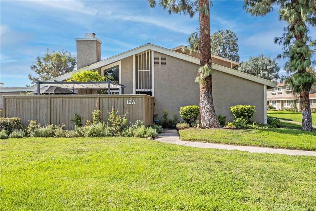 2061 W Redlands Blvd 12A, Redlands, CA 92373 MLS EV22218967