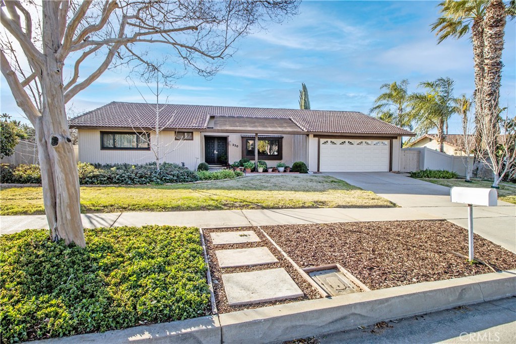 230 Kenwood Dr, Redlands, CA 92374 MLS EV23012412 Coldwell Banker