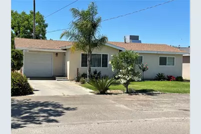 161 W Larsen Avenue, Fresno, CA 93706 - Photo 1