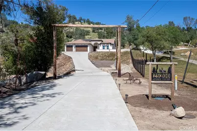 29200 Acorn Ct, Coarsegold, CA 93614 - Photo 1