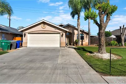 980 Redwood, Parlier, CA 93648 - Photo 1
