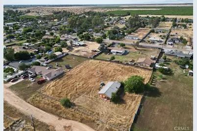28385 California, Madera, CA 93638 - Photo 1