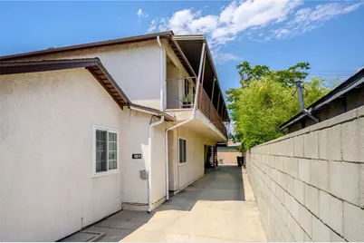 3807 W Victory Boulevard, Burbank, CA 91505 - Photo 1