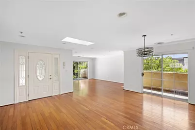 617 E Tujunga Avenue #201, Burbank, CA 91501 - Photo 1