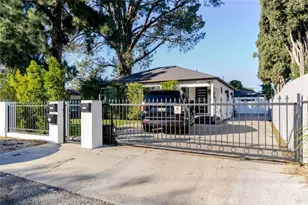 11453 Calvert St, North Hollywood, CA 91606 - Photo 1