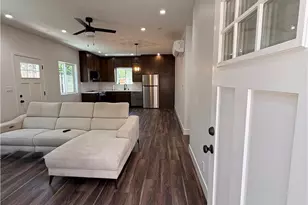 7128 McLennan Ave, Lake Balboa, CA 91406 - Photo 1