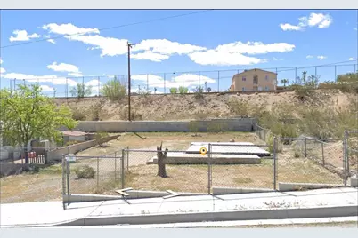 524 Pioneer Street, Barstow, CA 92311 - Photo 1