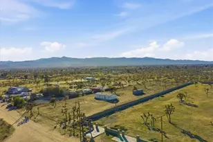 11878 Pacific Rd, Phelan, CA 92371 - Photo 1