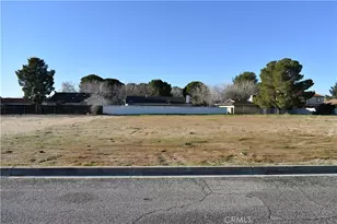 14817 Crofton Ln, Helendale, CA 92342 - Photo 1