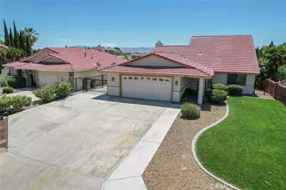 18085 Pier, Victorville, CA 92395 - Photo 1