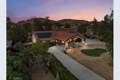 20150 Oneida, Apple Valley, CA 92307 - Photo 1