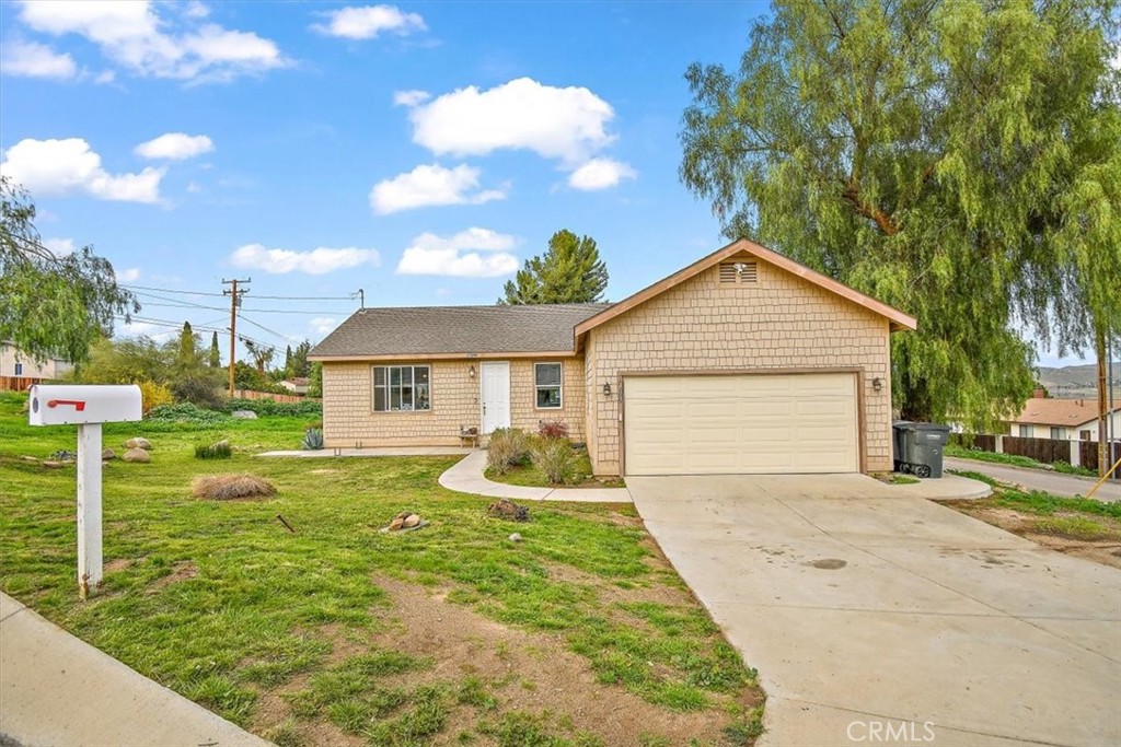 17296 Coleman Ave, Lake Elsinore, CA 92530 MLS IV23009954 Coldwell