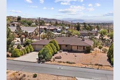 6409 Airway Avenue, Yucca Valley, CA 92284 - Photo 1