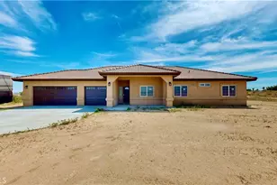 10625 Caughlin Rd, Phelan, CA 92371 - Photo 1