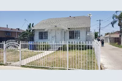 815 West 74th Street, Los Angeles, CA 90044 - Photo 1
