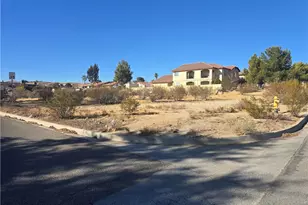 17879 Siskiyou Rd, Apple Valley, CA 92307 - Photo 1