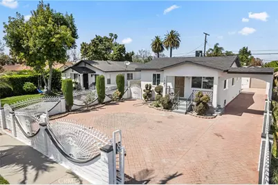 1547 W 69th Street, Los Angeles, CA 90047 - Photo 1