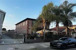 425 E 68th St, Los Angeles, CA 90003 - Photo 1