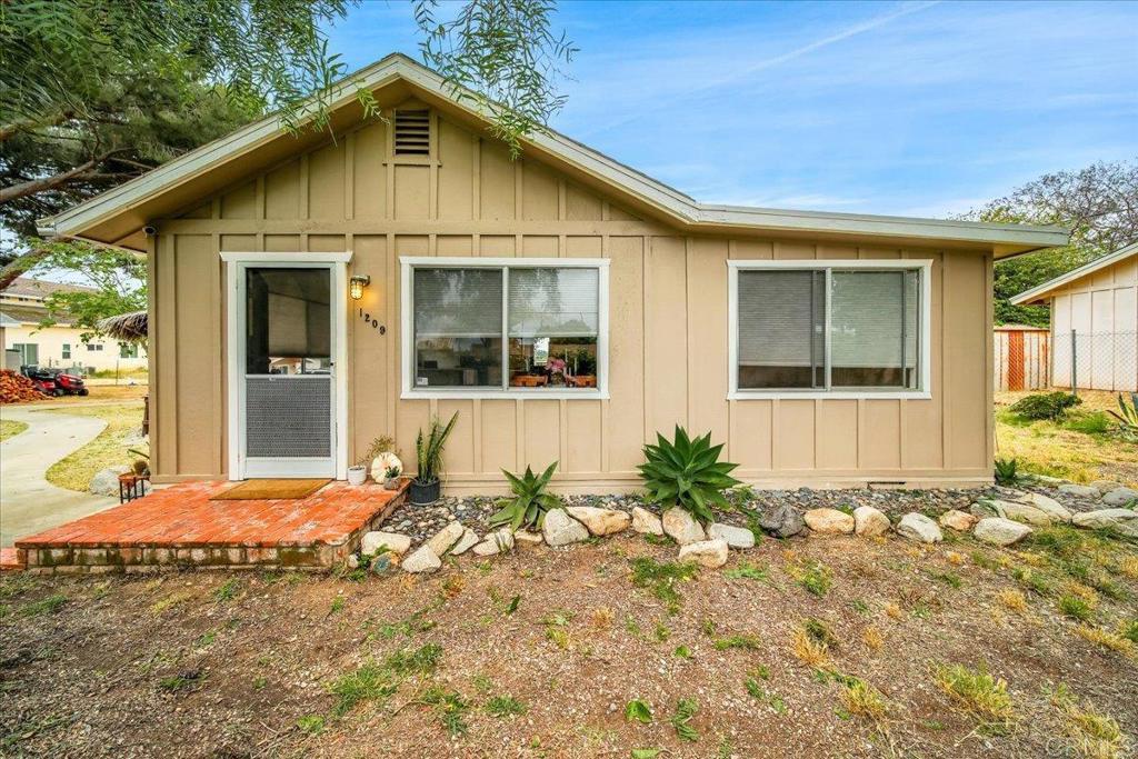 1209 Pepper Tree Ln, Fallbrook, CA 92028 MLS NDP2304523 Coldwell Banker