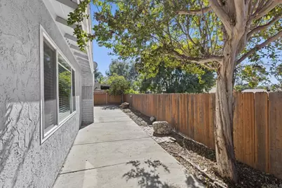 839 Willow Tree Lane, Fallbrook, CA 92028 - Photo 17