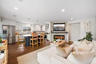 1105 Evergreen Dr, Encinitas, CA 92024 - Photo 1