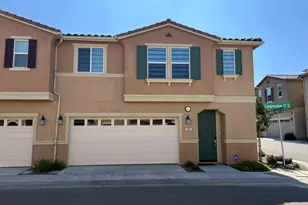 530 Longmeadow St, Vista, CA 92081 - Photo 1