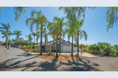 985 N Main Avenue, Fallbrook, CA 92028 - Photo 1