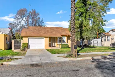 1124 E Campus Way, Hemet, CA 92543 - Photo 1