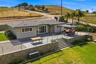 3004 Hill Valley Dr, Escondido, CA 92029 - Photo 1