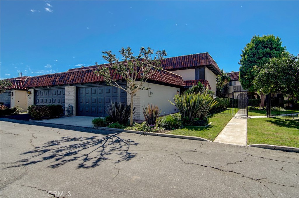 3057 Club House Cir, Costa Mesa, CA 92626 MLS NP22226563 Coldwell