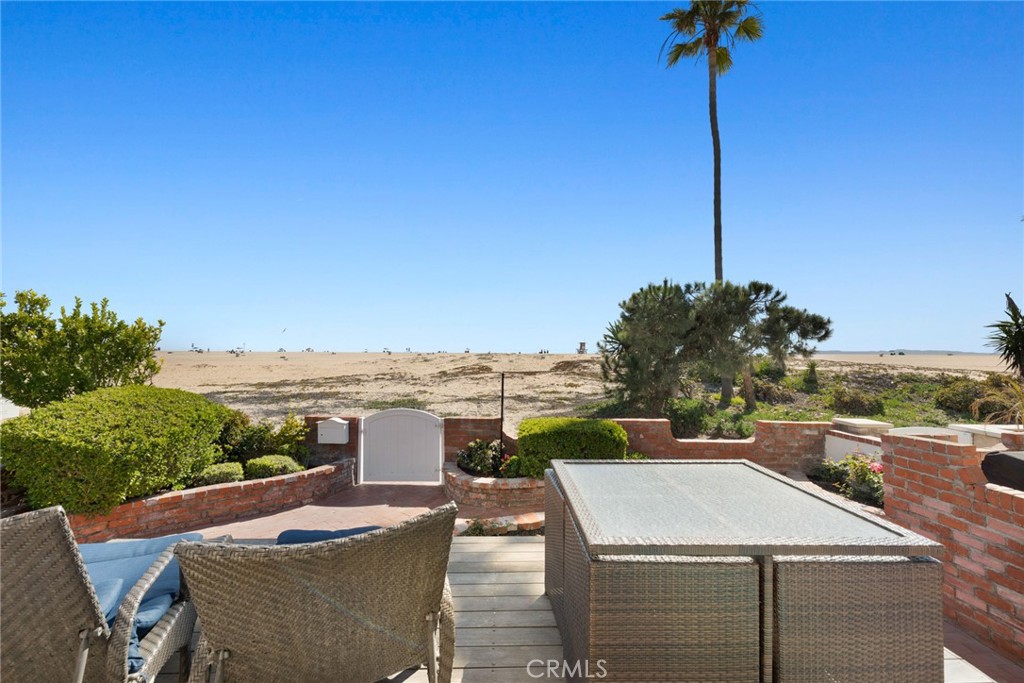 306 E Oceanfront A, Newport Beach, CA 92661 MLS NP23045851