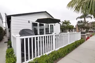 433 1/2 Heliotrope Ave, Corona del Mar, CA 92625 - Photo 1