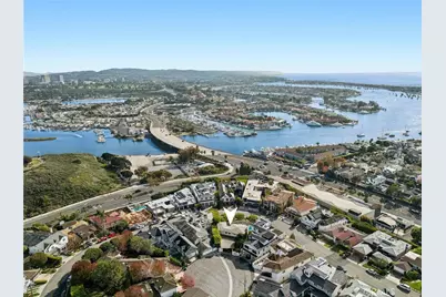101 Kings Place, Newport Beach, CA 92663 - Photo 1