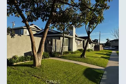 17132 Emerald #D, Huntington Beach, CA 92647 - Photo 1