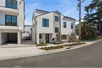 700 1/2 Iris, Corona del Mar, CA 92625 - Photo 1