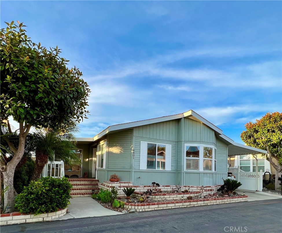 4401 Waimea Dr, Huntington Beach, CA 92649 MLS OC22176207 Coldwell