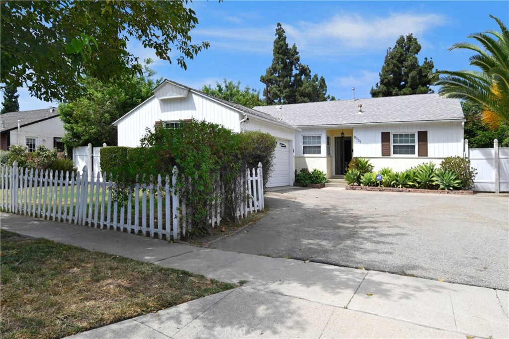 8131 Nestle Ave, Reseda, CA 91335 - MLS OC22178037 - Coldwell Banker