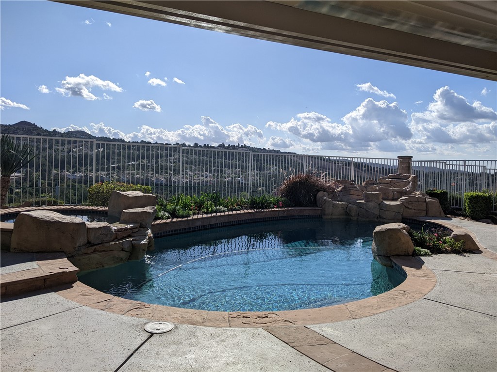 8596 E Canyon Vista Dr, Anaheim Hills, CA 92808 MLS OC22234524