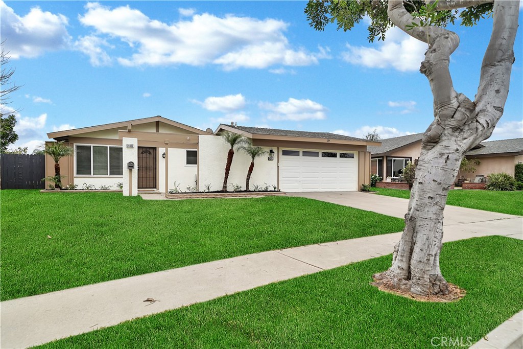 20302 Village Dr, Huntington Beach, CA 92646 MLS OC23028666