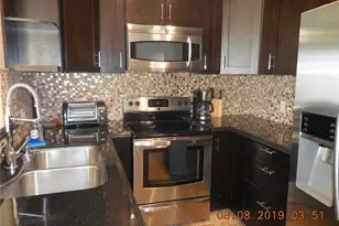 711 Pacific Coast Hwy, Huntington Beach, CA 92648 - Photo 1