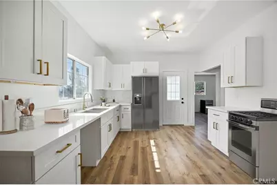 594 W 10th Street, San Bernardino, CA 92410 - Photo 1