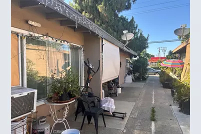 2718 W McFadden Avenue, Santa Ana, CA 92704 - Photo 1