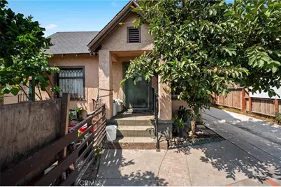 621 W 54th Street, Los Angeles, CA 90037 - Photo 1